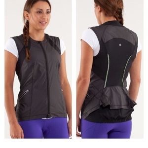 Lululemon Presta Cycling Vest 6 Blk Ruffles